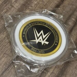 WWE Wrestling VIP Ringsider Collectible Coin Brand New